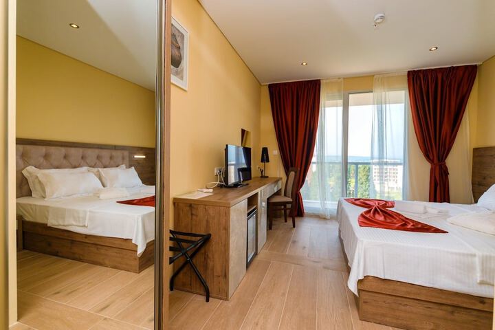 Room 3 of 7