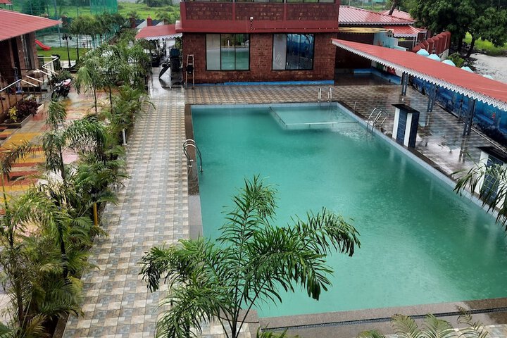 Pool 25 of 42