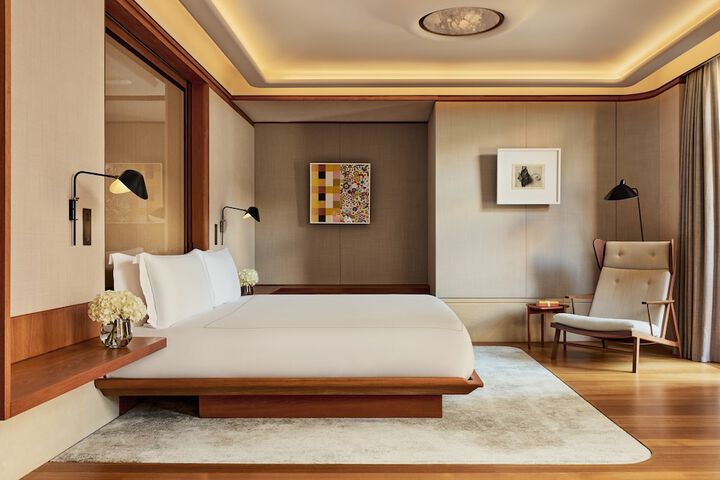 Room 41 of 106