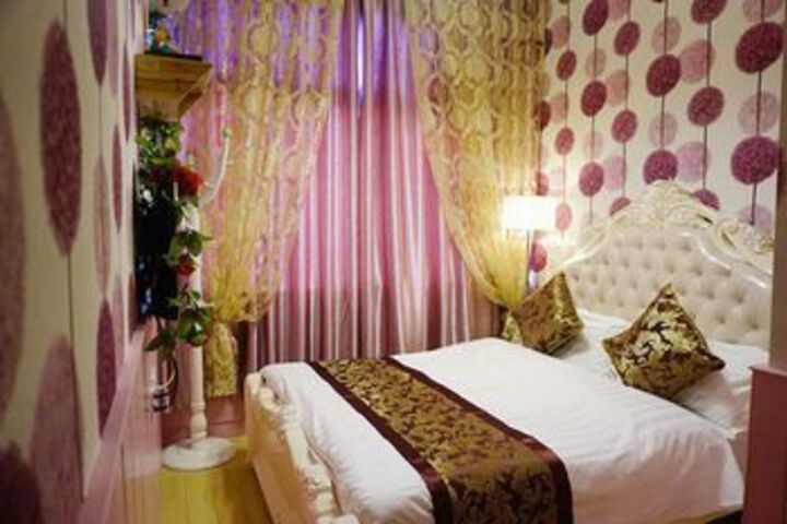 Room 21 of 30
