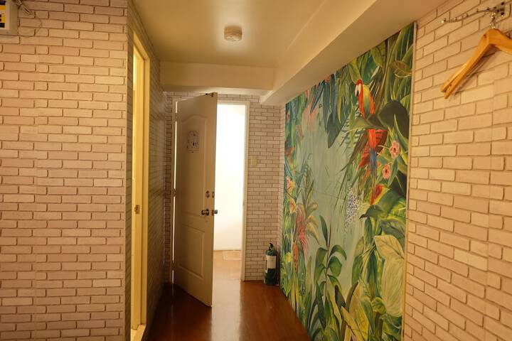 Room 8 of 89