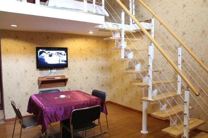 Room 12 of 12