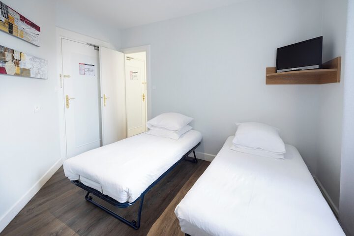 Room 6 of 97