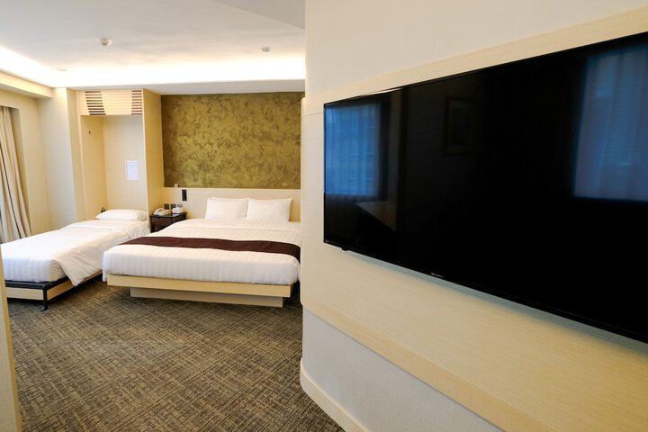 Room 43 of 67
