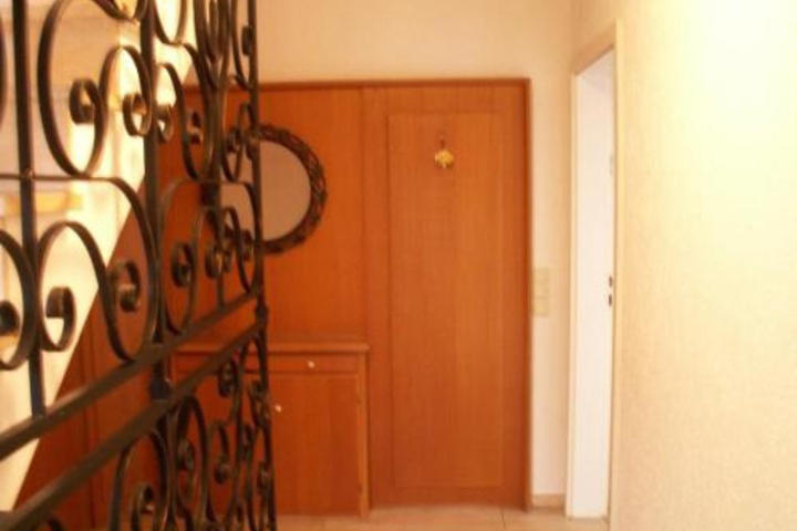 Room 12 of 19