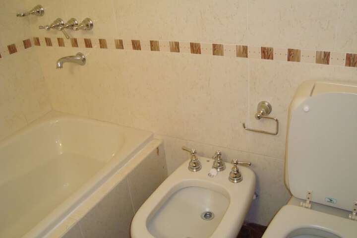 Room 9 of 25