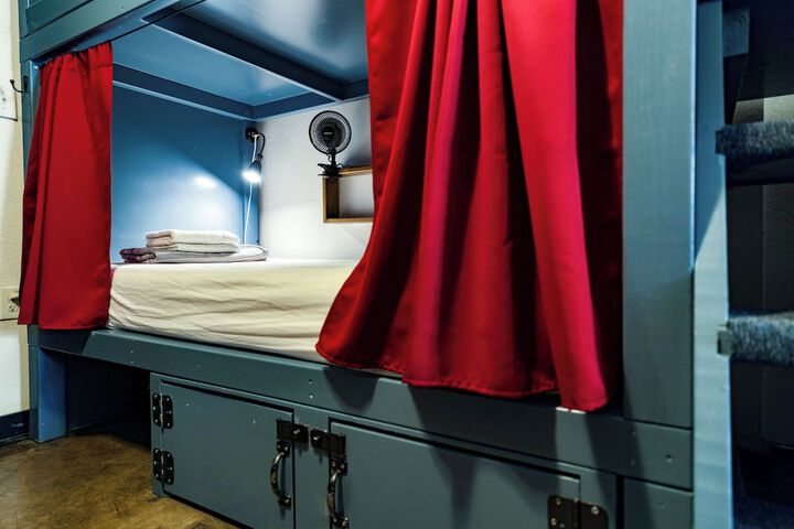 Room 17 of 65