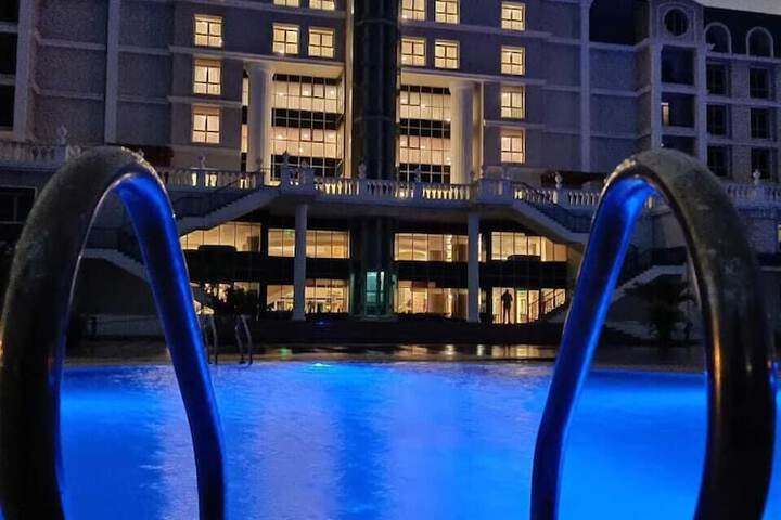 Hotel Exterior 72 of 81