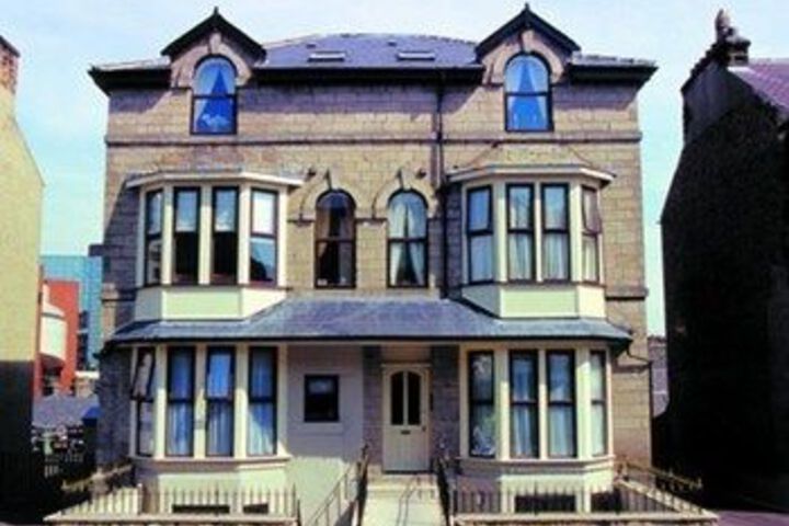 Harrogate Suites - Blue