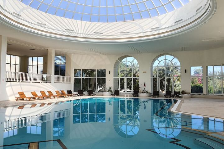 Hotel Pool