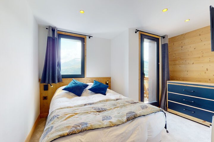 Room 9 of 23