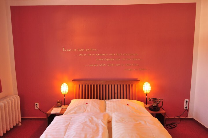 Room 49 of 283