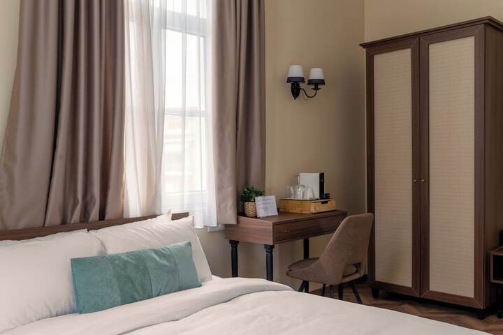 Room 42 of 115