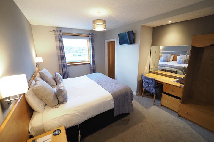 Room 14 of 36