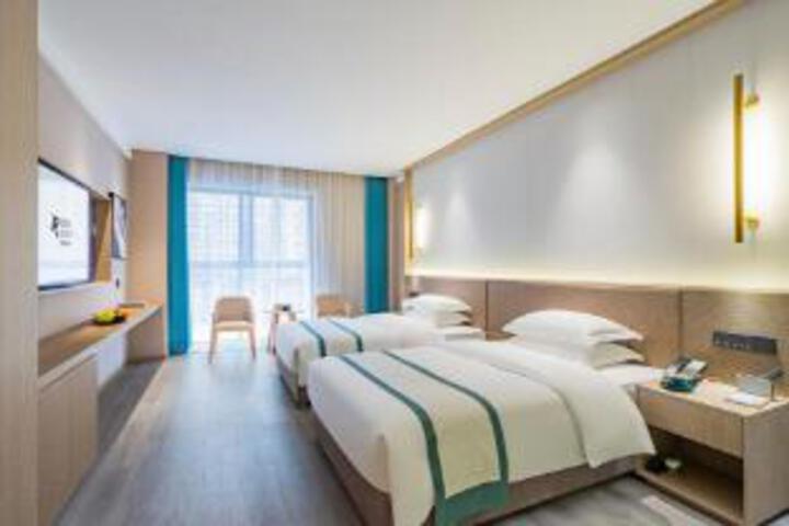 Room 10 of 11