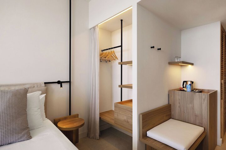 Room 35 of 108