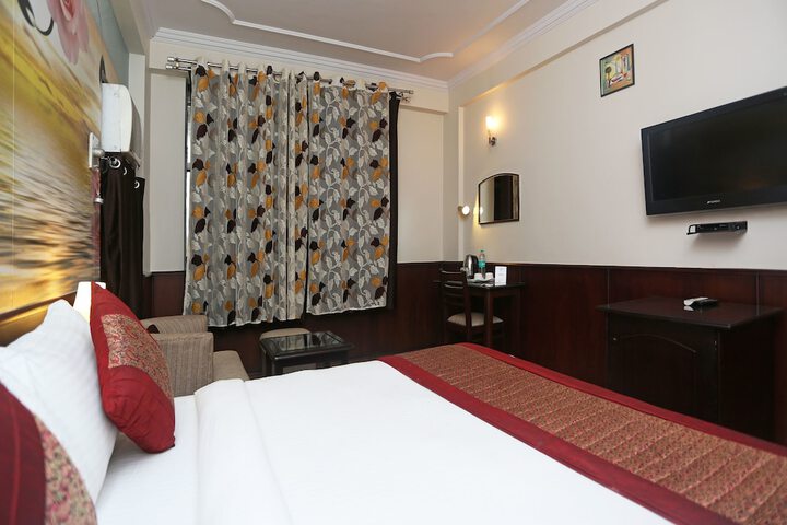 Room 14 of 19