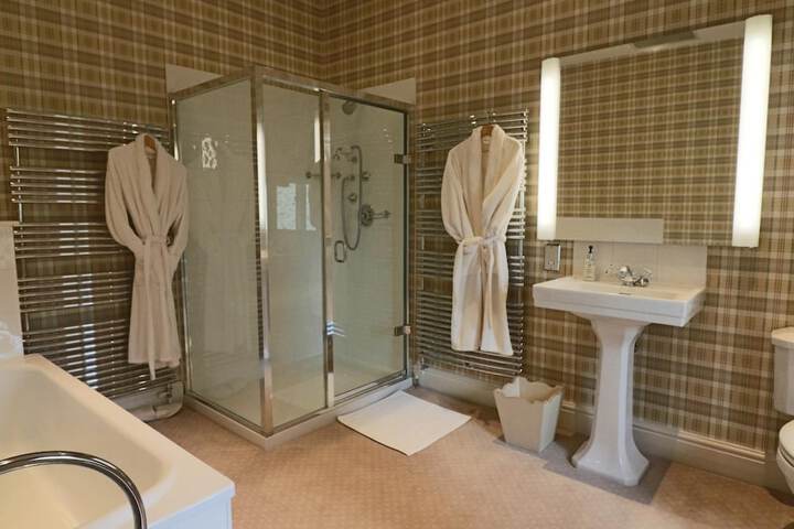 Bath Interior