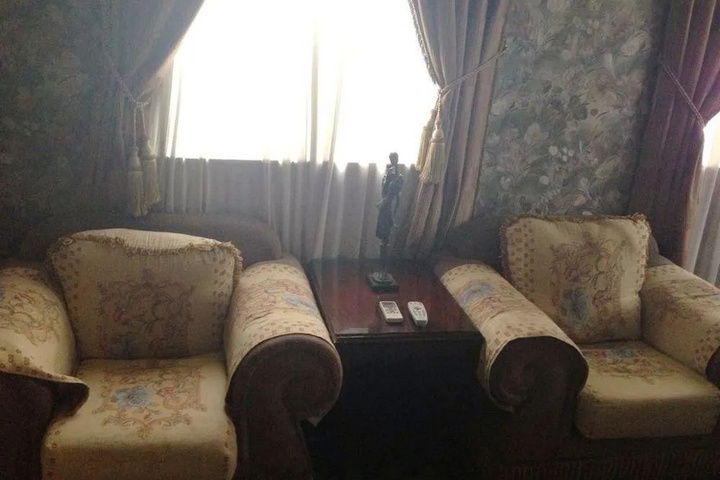 Room 5 of 19