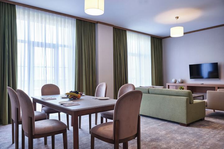 Room 28 of 47