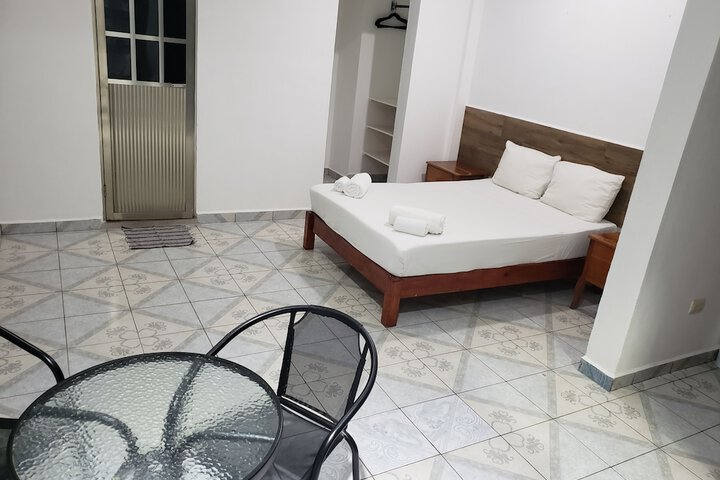 Room 16 of 40