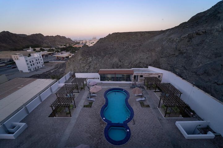 Pool Hotel