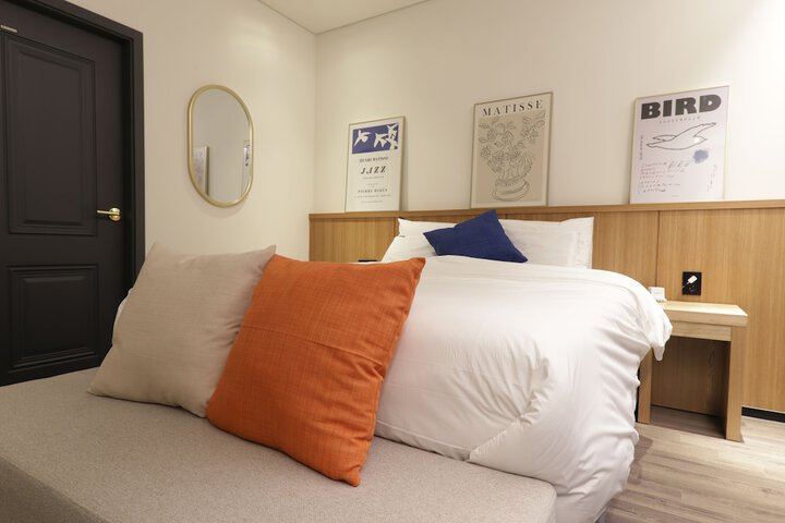 Room 30 of 64