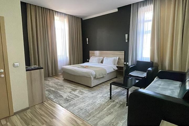 Room 19 of 44