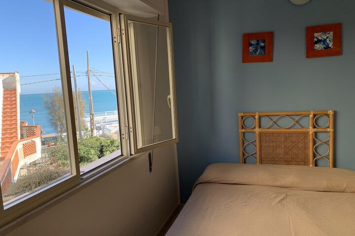 Room 13 of 26