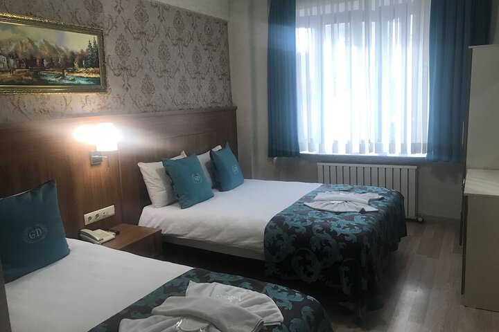 Room 27 of 40