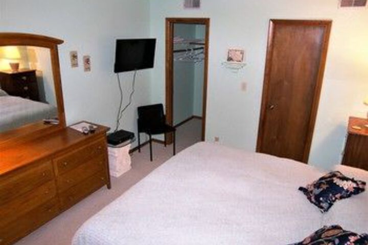 Room 70 of 195