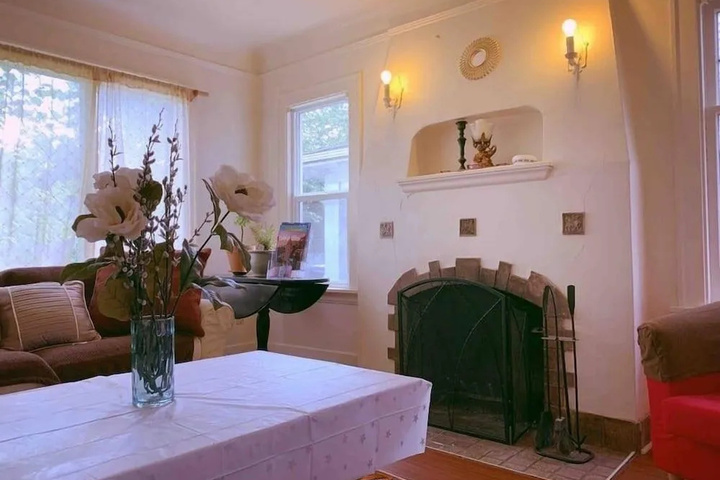 Room 10 of 20