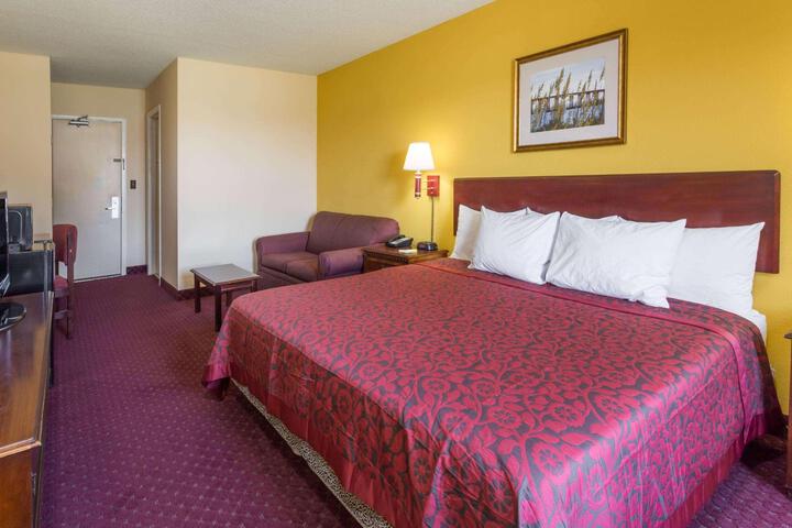 1 King Bed (1 of 9)