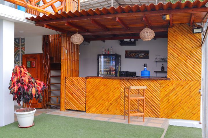Lounge 93 of 111