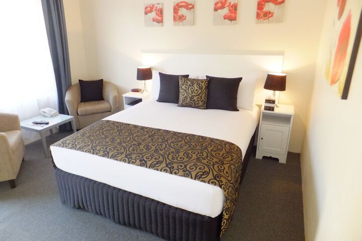 Room 6 of 81