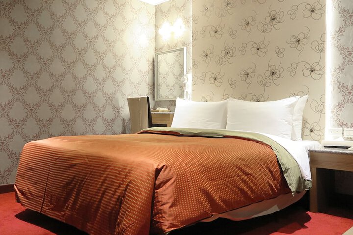 Room 4 of 22