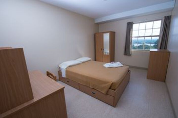 Room 16 of 37