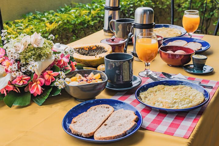 Breakfast/Coffee Service 18 of 32