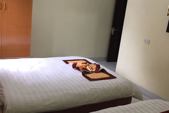 Room 8 of 82