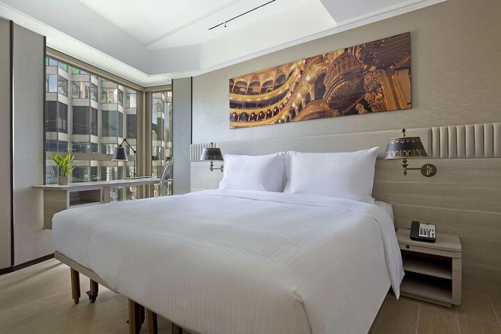 Room 3 of 40