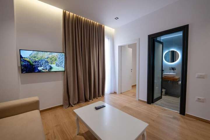 Room 16 of 140