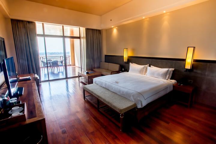 Room 27 of 52