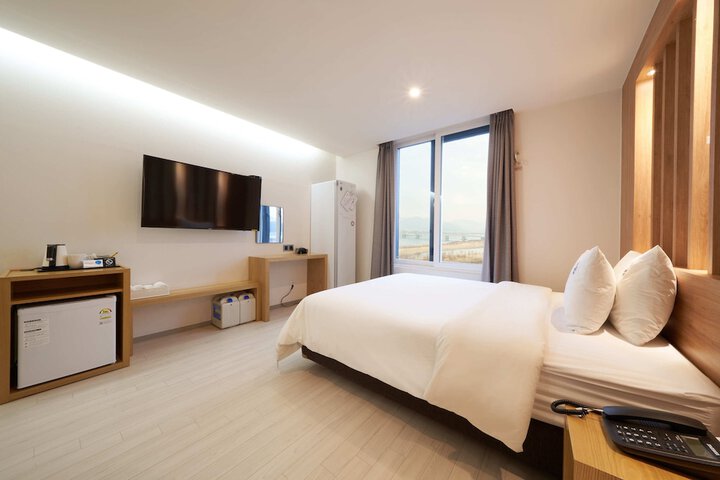 Room 18 of 87