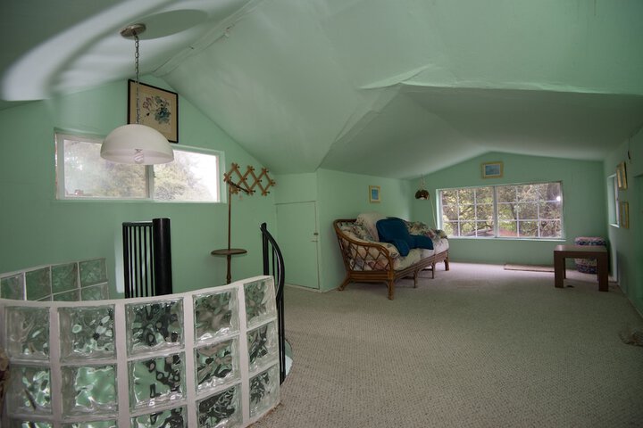 Room 9 of 60