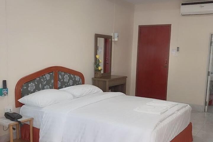 Room 8 of 24