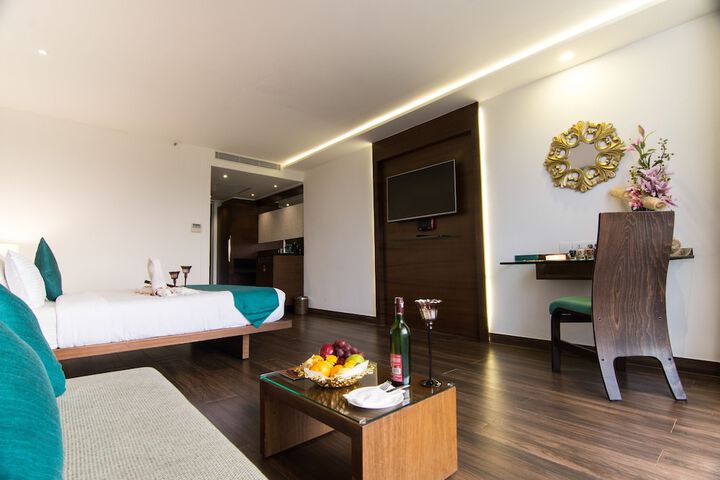 Room 8 of 79