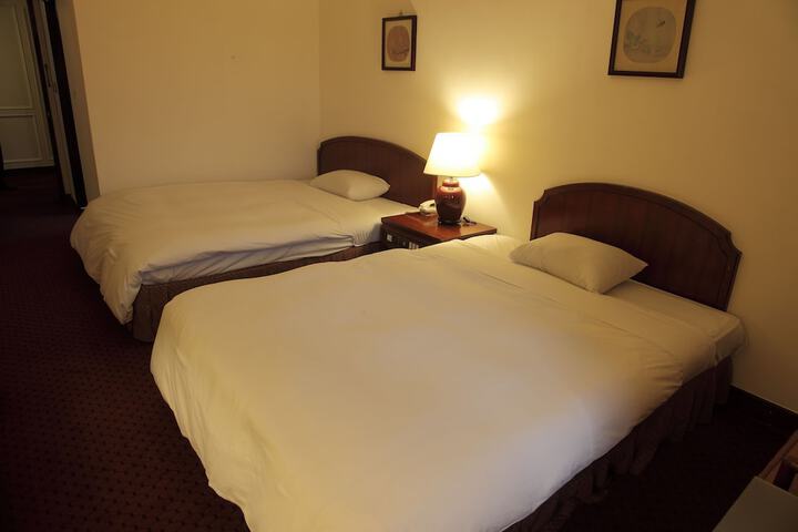Room 11 of 39