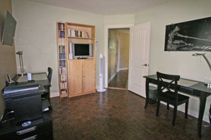 Business Center 6 of 19