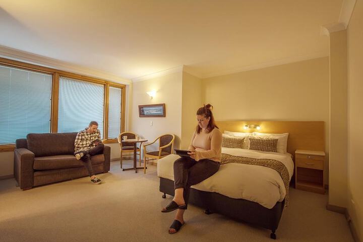Room 8 of 65