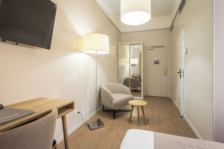 Room 43 of 99